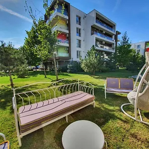 Apartment Beside Airport, Otopeni
