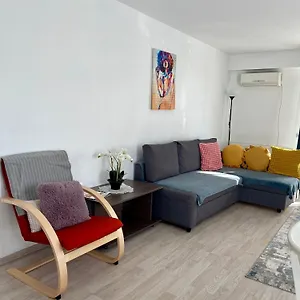 Apartment Fly Airport Residences & Therme-self Check-in, Otopeni